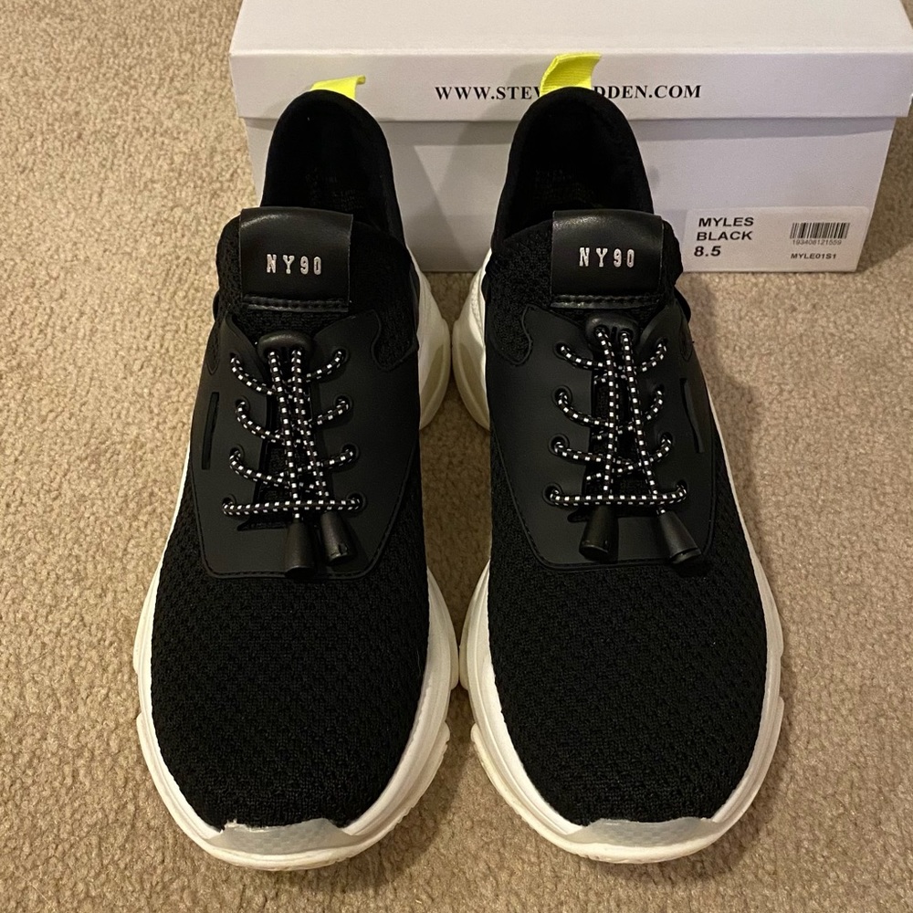 Steve Madden Sneakers